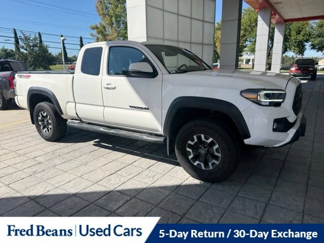 Used 2020 Toyota Tacoma TRD Off-Road w/ TRD Premium Off Road Package AWD/4WD image 2