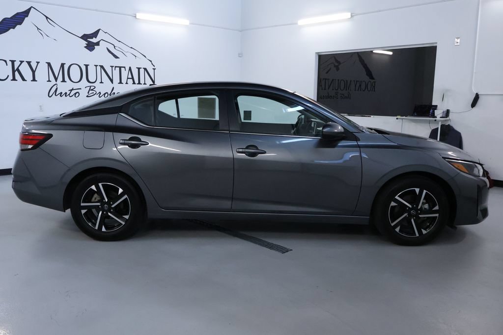 Used 2025 Nissan Sentra SV FWD image 8