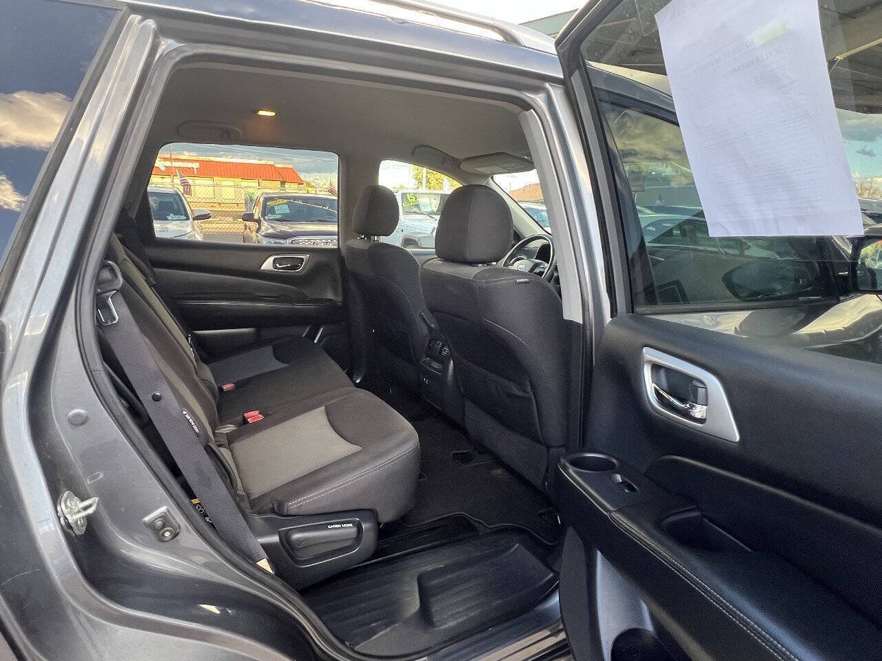 Used 2019 Nissan Pathfinder SV AWD/4WD image 10