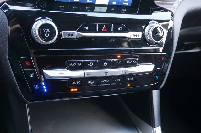Certified 2022 Ford Explorer Limited w/ Limited Technology Package image 19