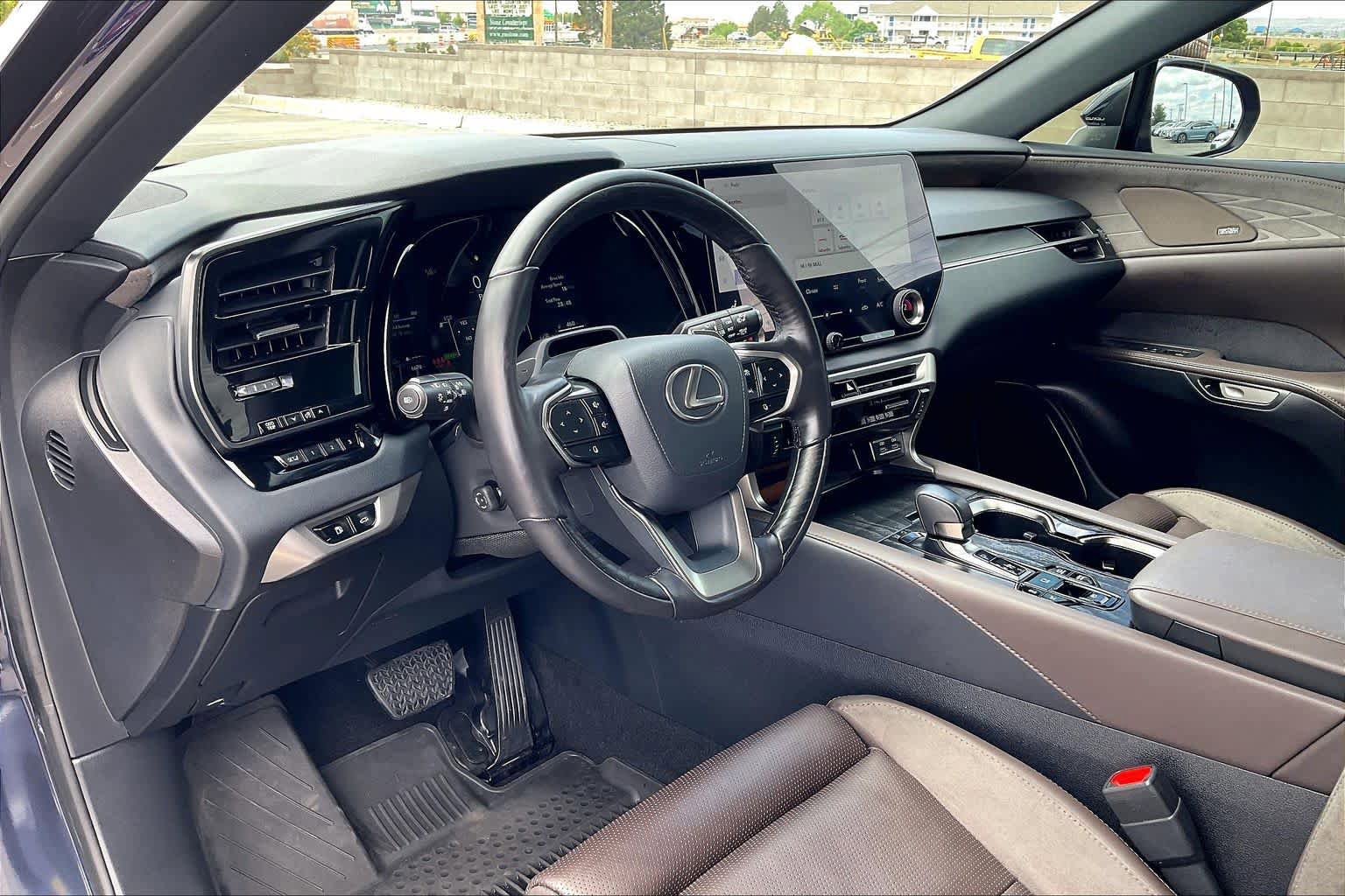 Used 2025 Lexus RX 450h AWD w/ Convenience Package image 16