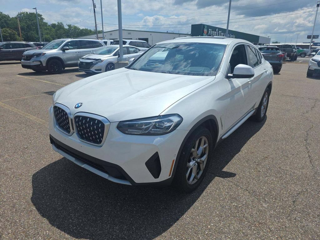 Used 2022 BMW X4 xDrive30i w/ Premium Package AWD/4WD image 1