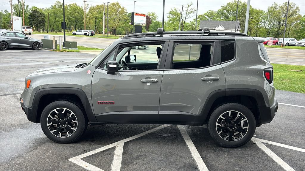Used 2023 Jeep Renegade Trailhawk w/ Sun/Sound Group AWD/4WD image 3