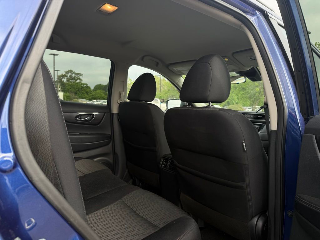 Used 2019 Nissan Rogue S w/ Special Edition Package FWD image 21