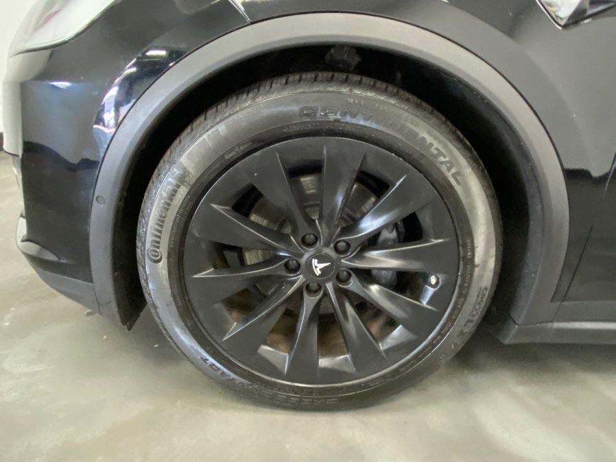 Used 2018 Tesla Model X 75D image 19