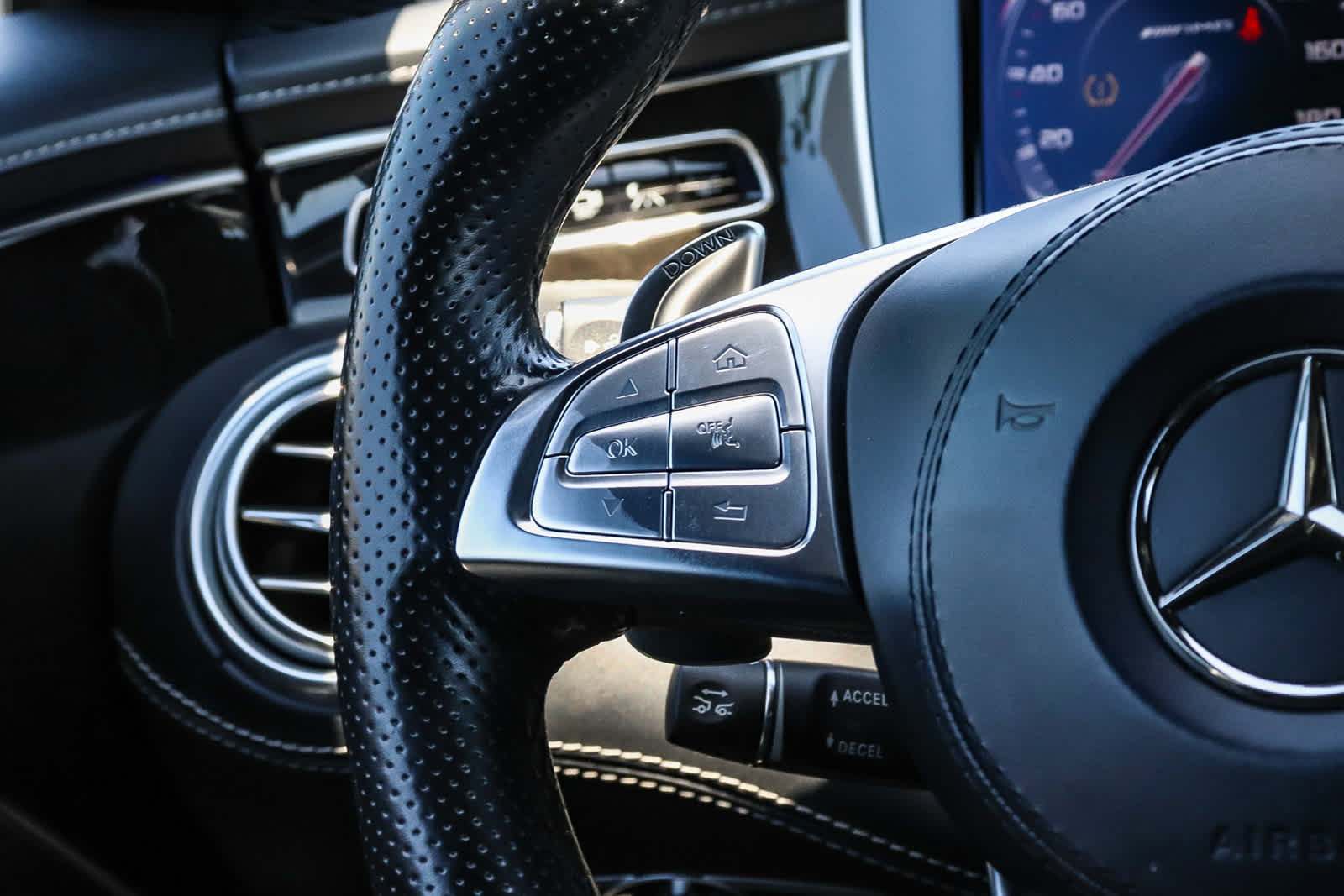 Used 2016 Mercedes-Benz S 63 AMG 4MATIC Coupe image 22