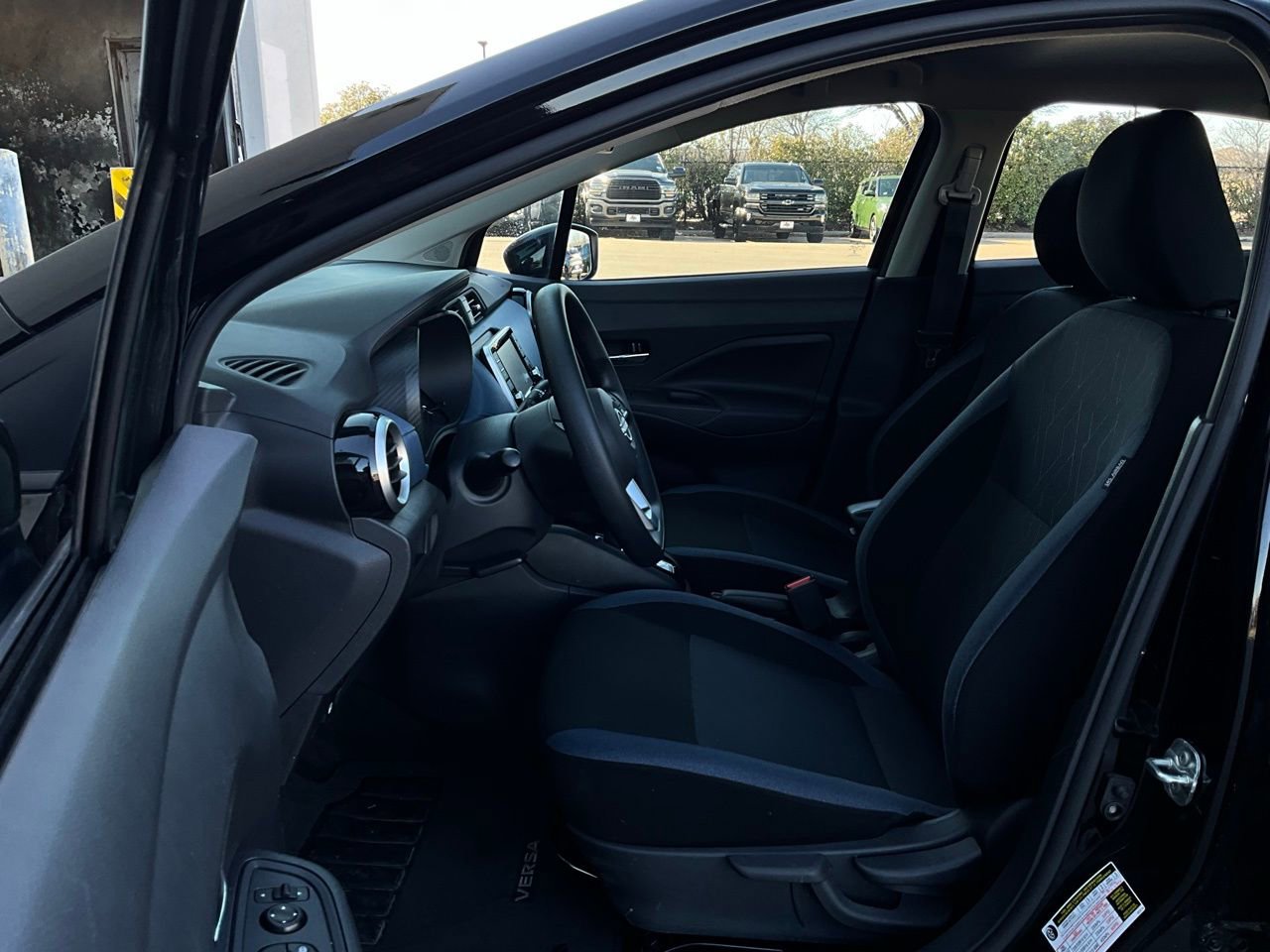 Used 2025 Nissan Versa SV image 9