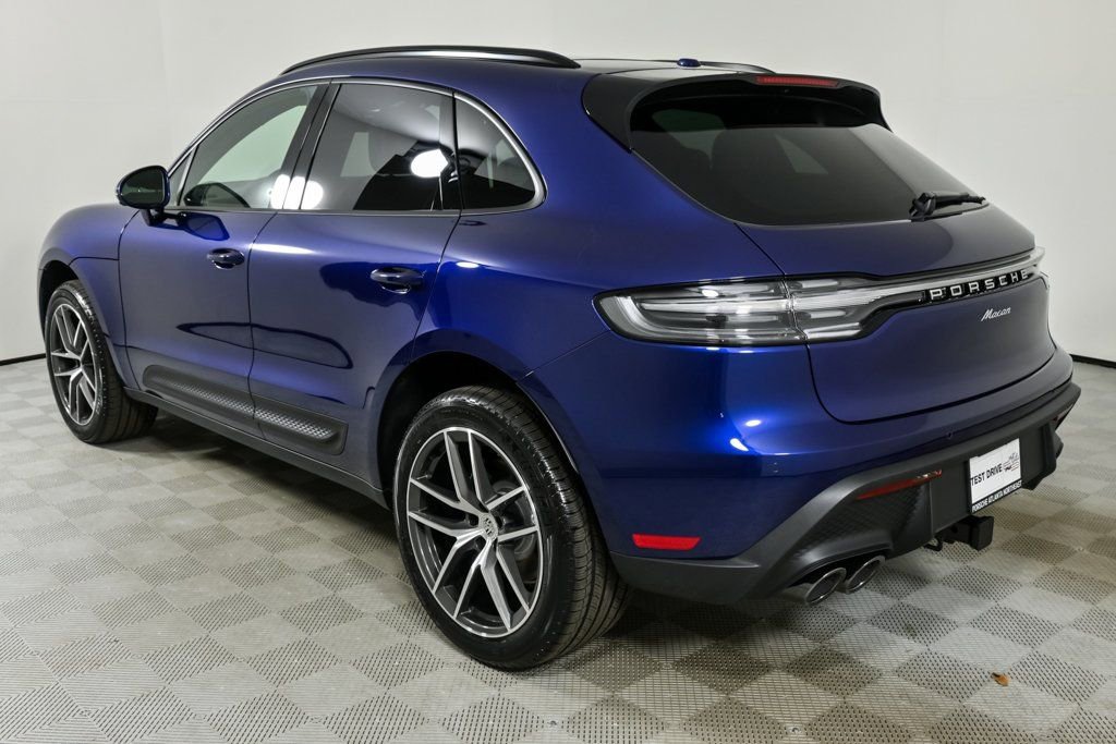 Certified 2026 Porsche Macan AWD/4WD image 3