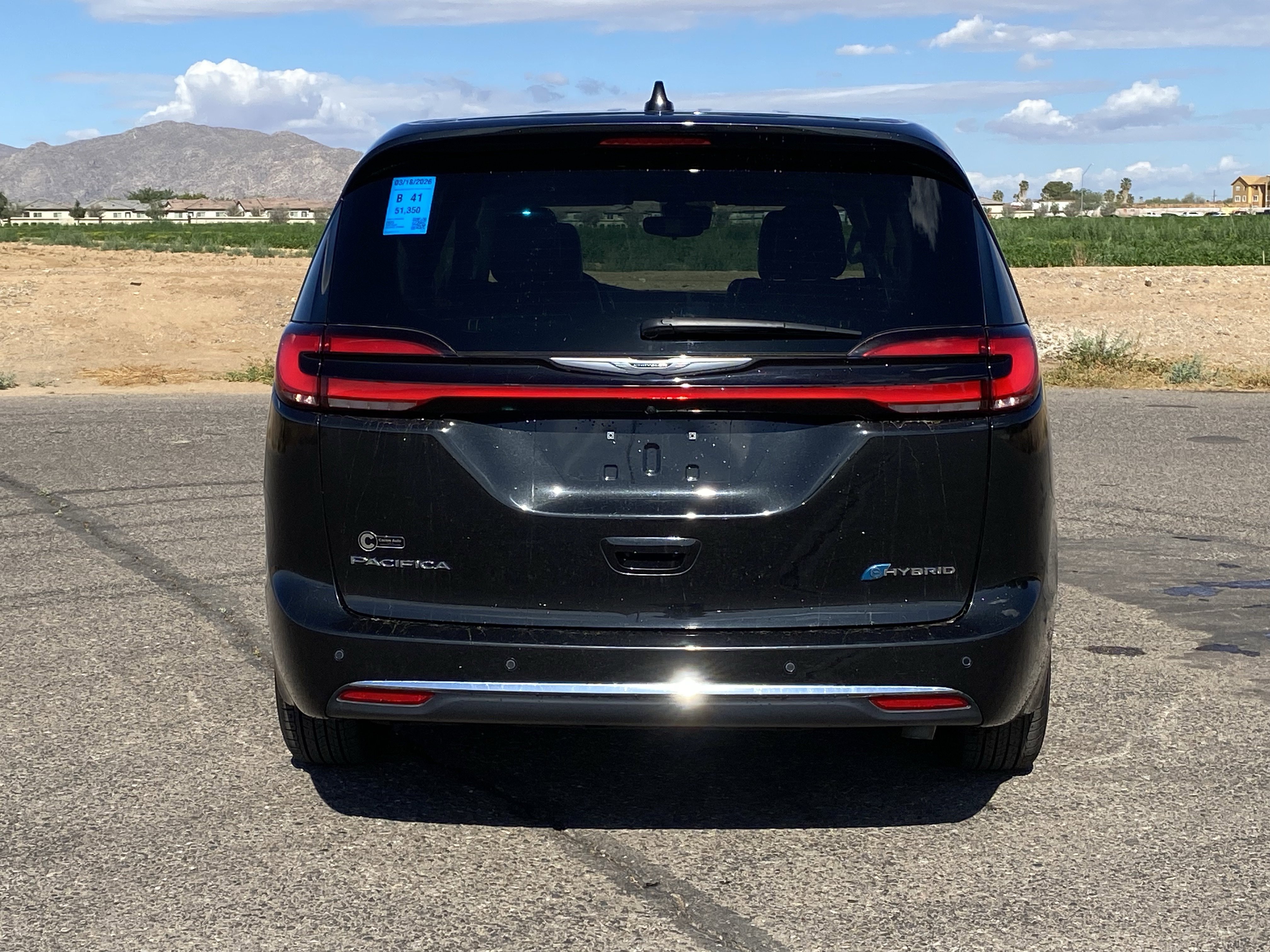 Used 2023 Chrysler Pacifica Touring-L image 4