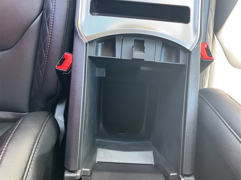 Used 2024 Ford Edge Titanium image 28