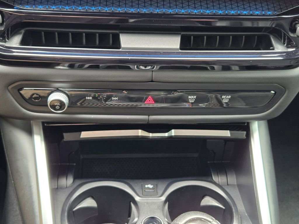 Used 2025 BMW M4 Coupe w/ Executive Package RWD image 17