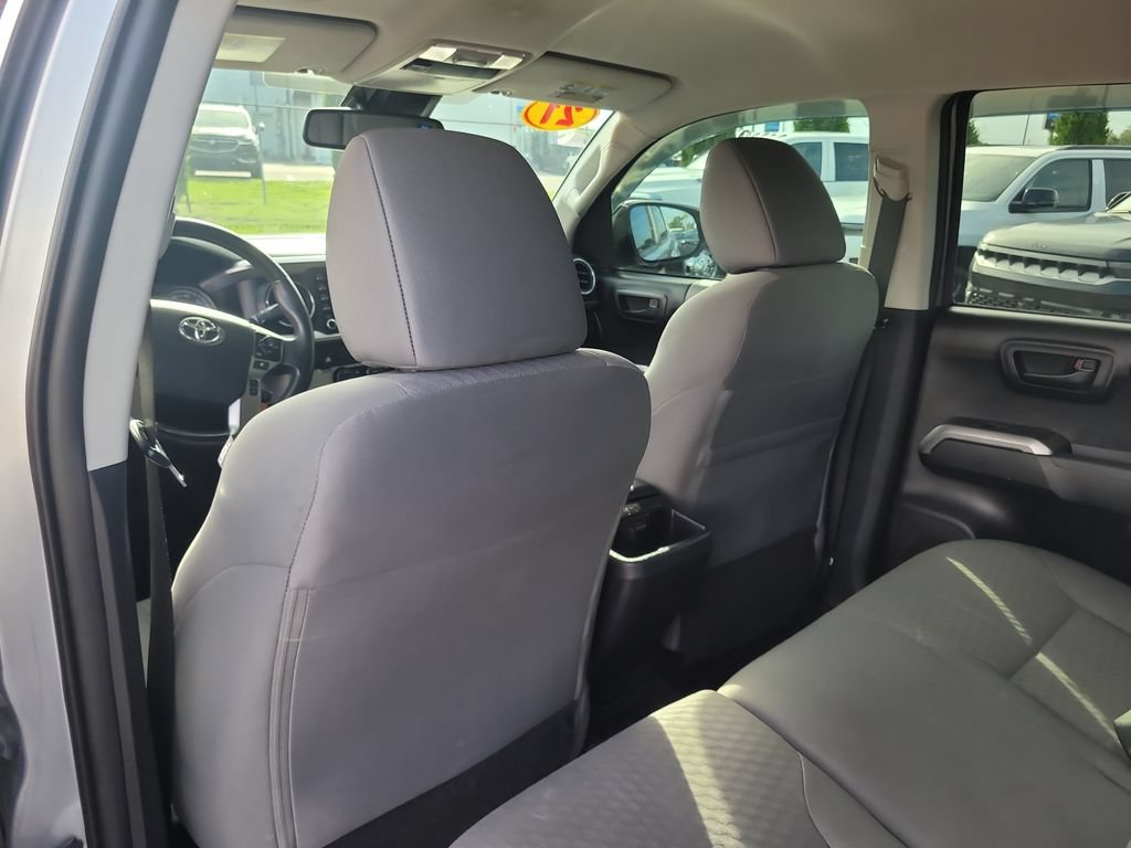 Used 2021 Toyota Tacoma SR5 RWD image 11