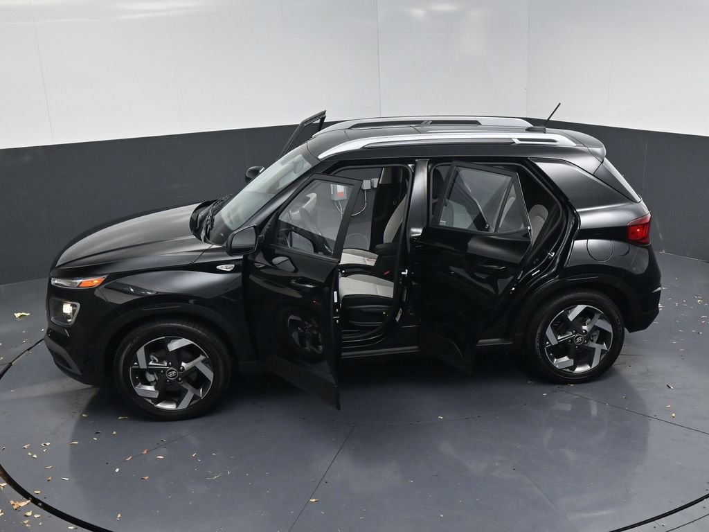 Used 2025 Hyundai Venue SEL image 27