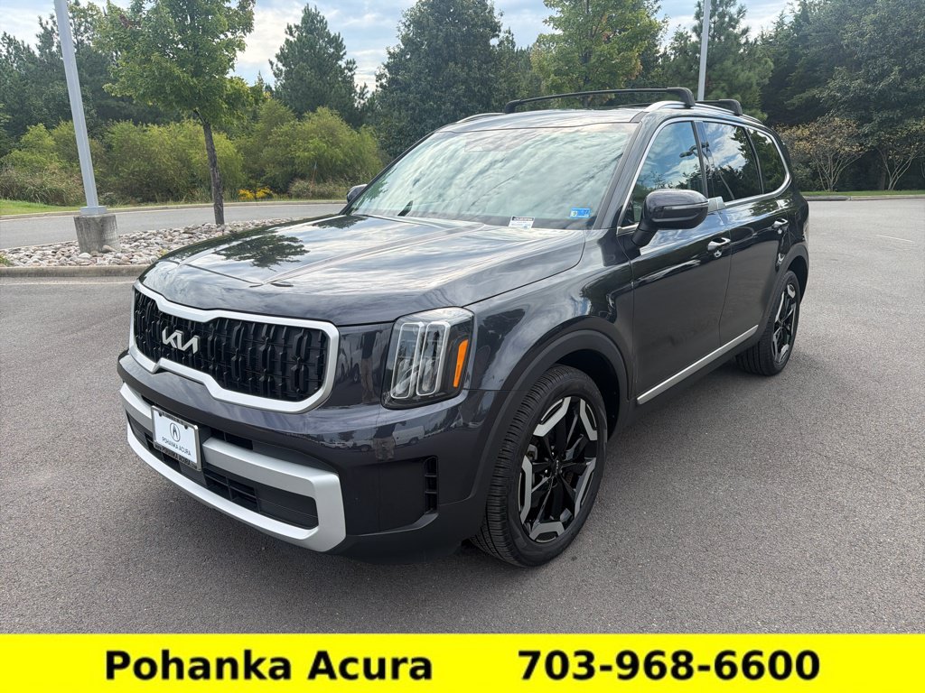 Used 2025 Kia Telluride EX w/ EX Captain's Chair Package AWD/4WD image 3