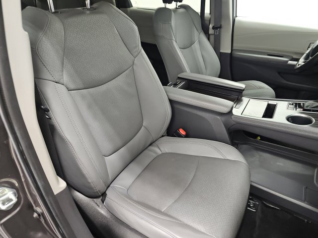 Certified 2023 Toyota Sienna Limited AWD/4WD image 47