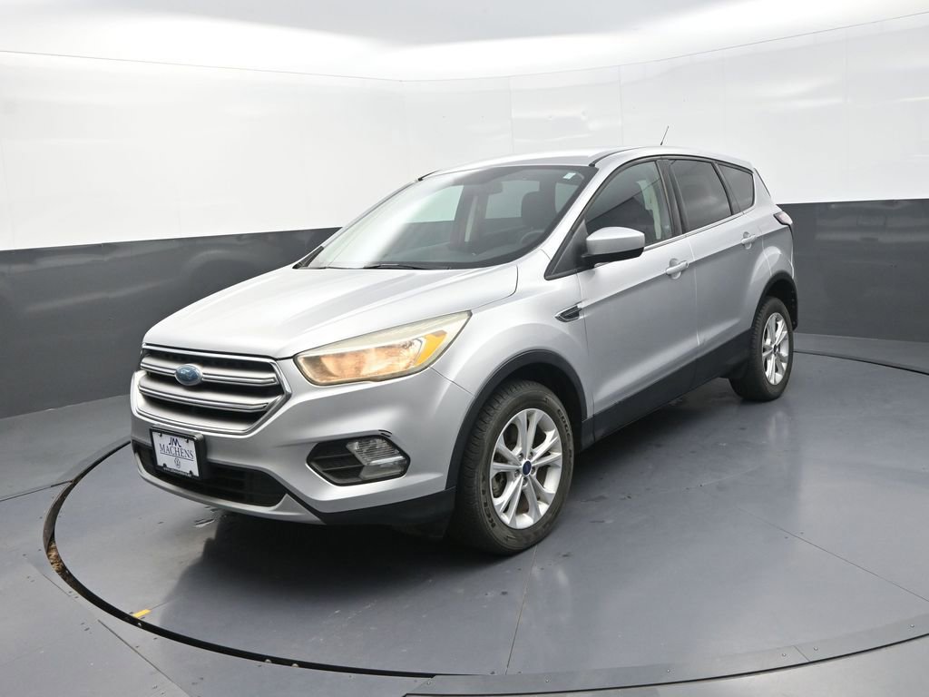 Used 2017 Ford Escape SE image 4