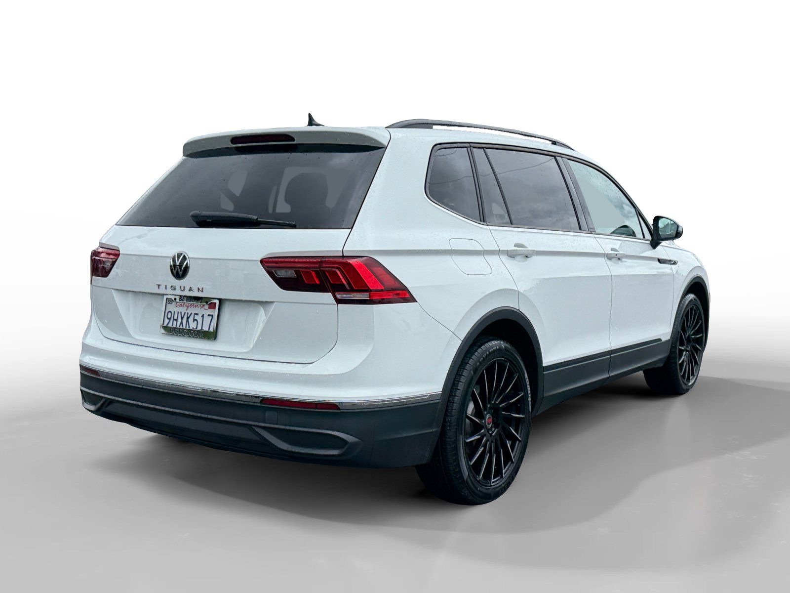 Used 2023 Volkswagen Tiguan S FWD image 5