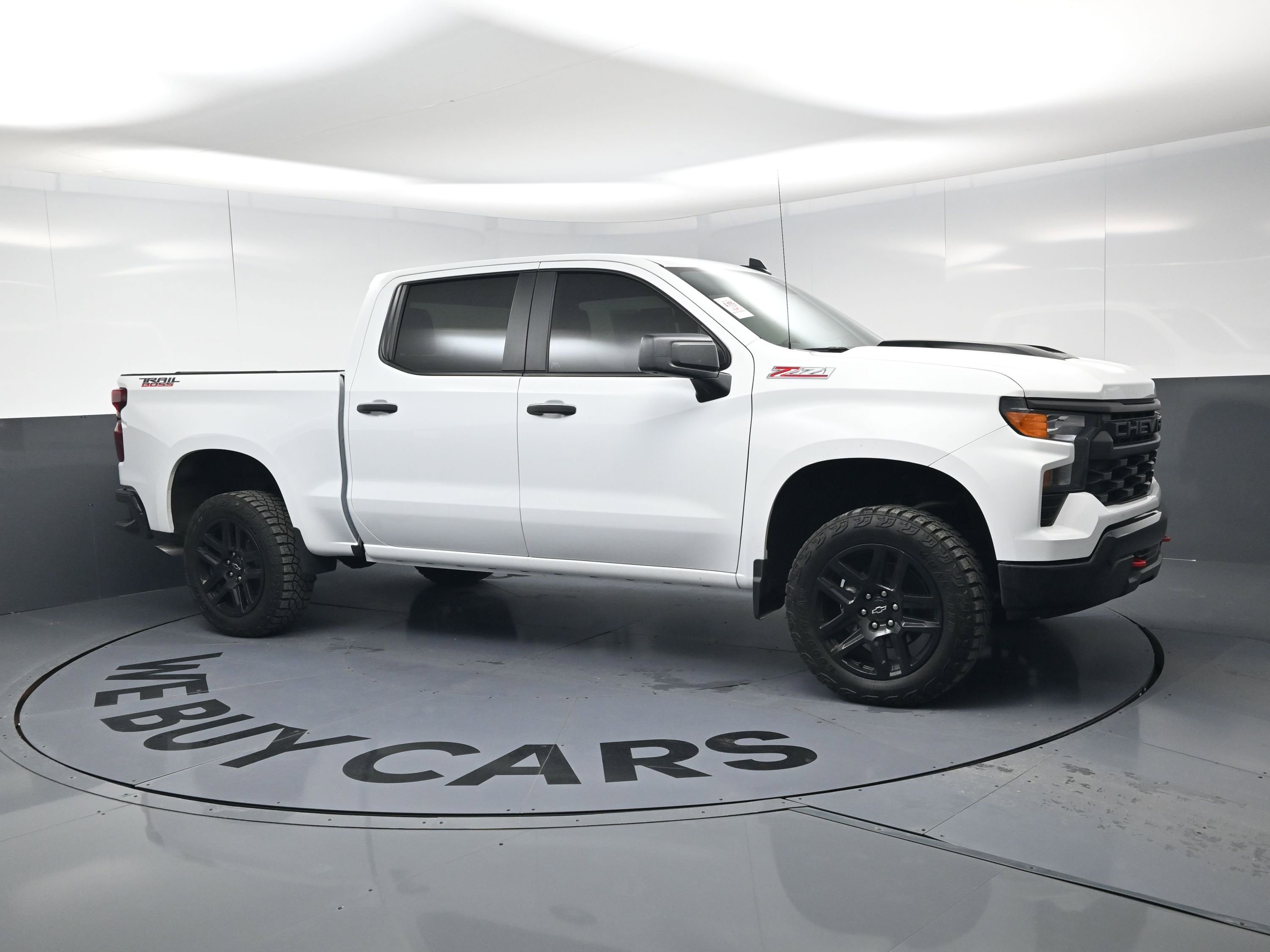 Used 2024 Chevrolet Silverado 1500 Custom Trail Boss w/ LPO, Dark Essentials Package video 2