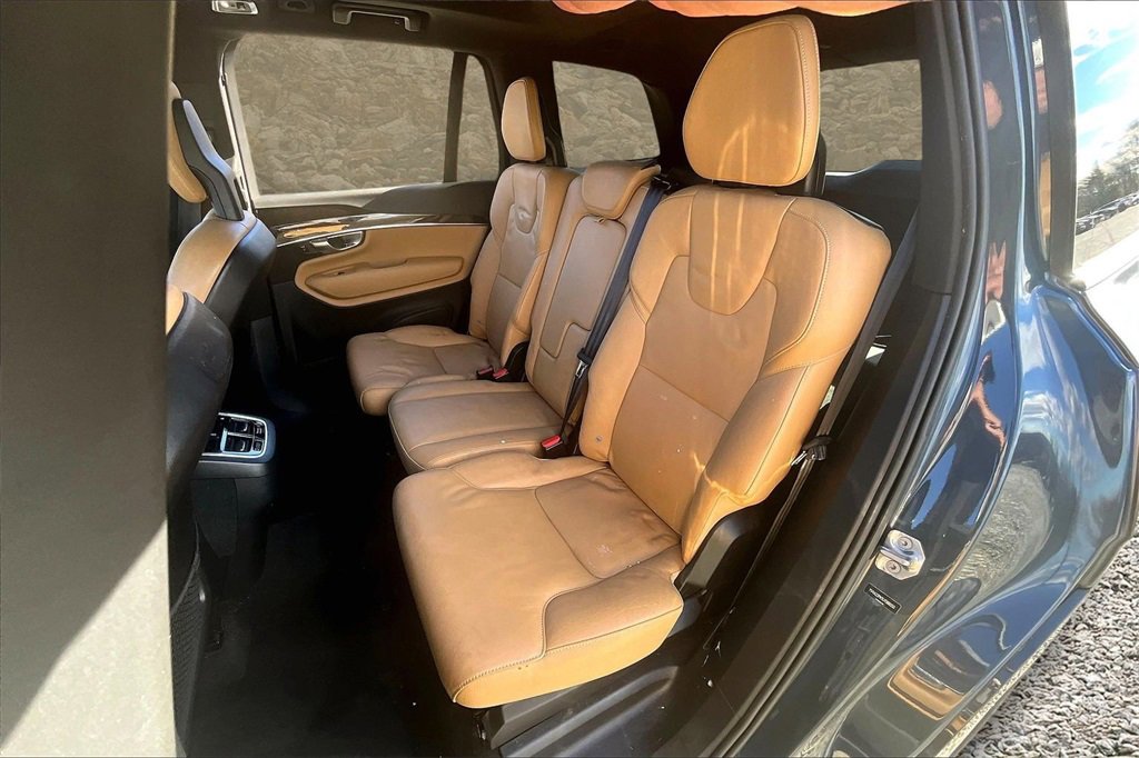 Used 2018 Volvo XC90 T6 Momentum w/ Convenience Package image 21