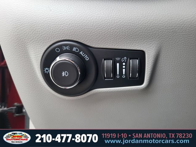 Used 2022 Jeep Compass Latitude FWD image 24