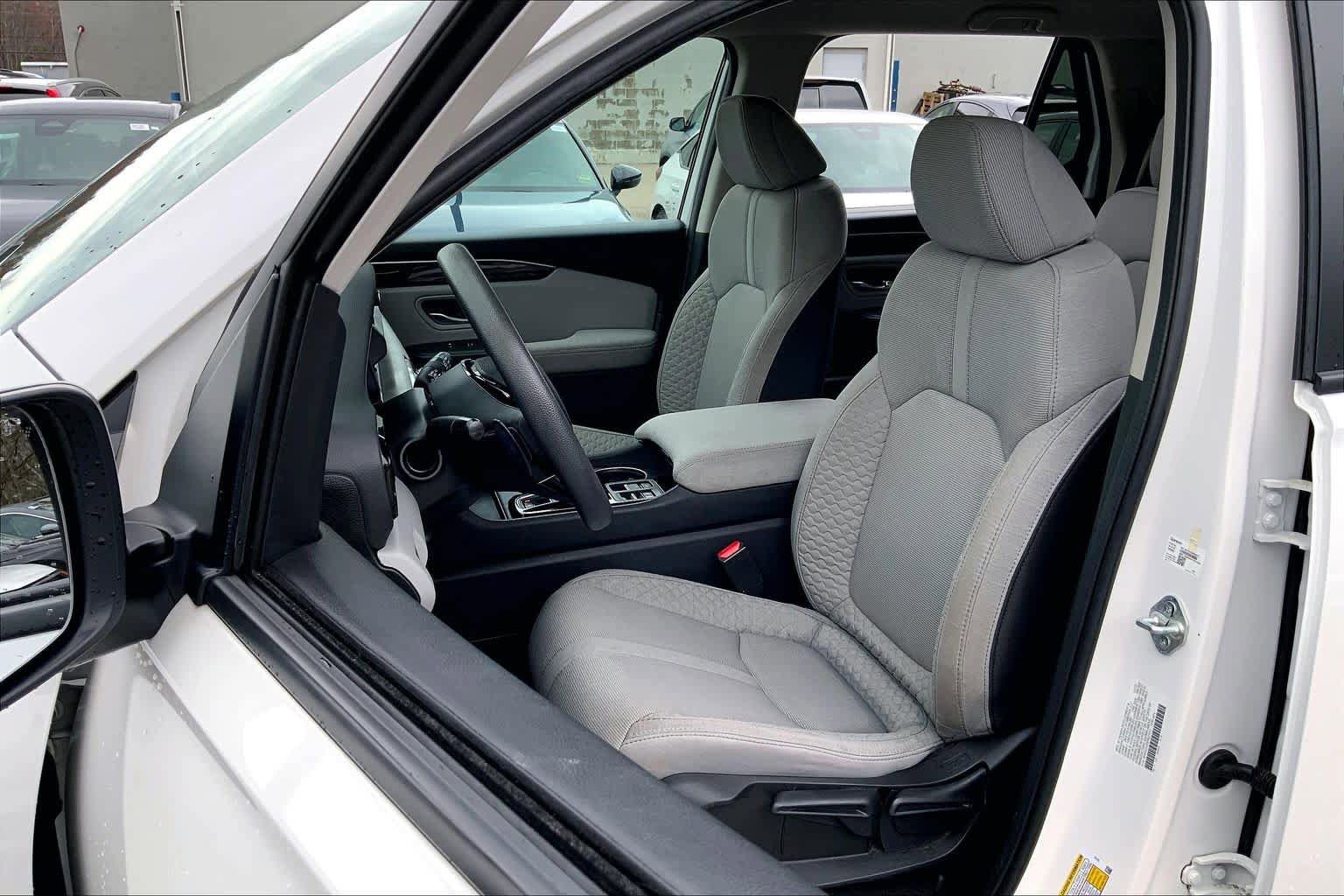 Used 2023 Honda Pilot LX image 9