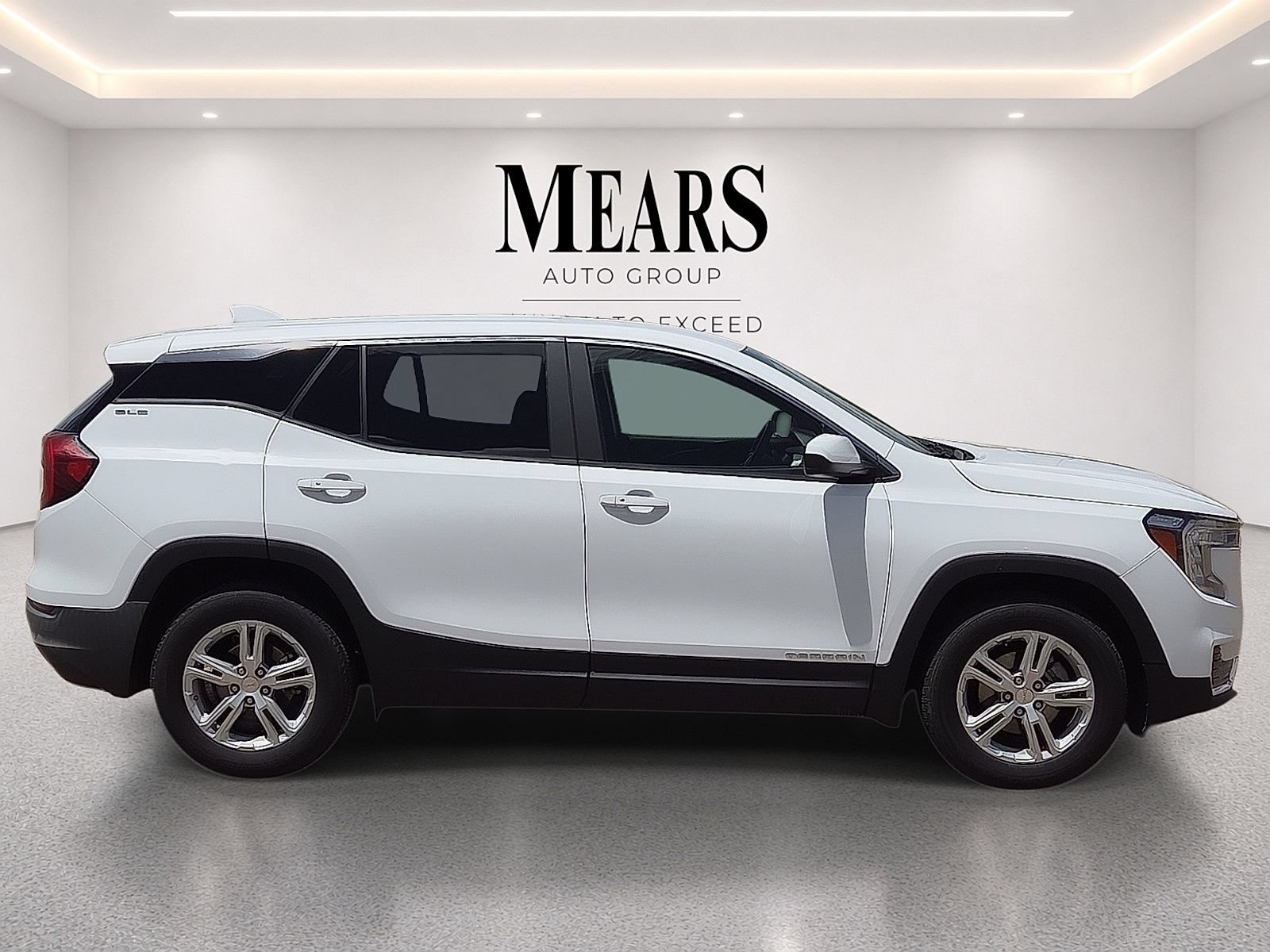 Used 2024 GMC Terrain SLE FWD image 6