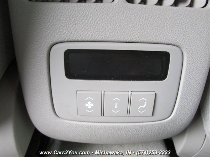 Used 2010 Cadillac DTS Luxury FWD image 18