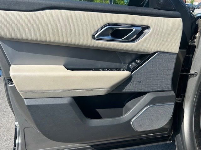 Used 2019 Land Rover Range Rover Velar R-Dynamic SE AWD/4WD image 21