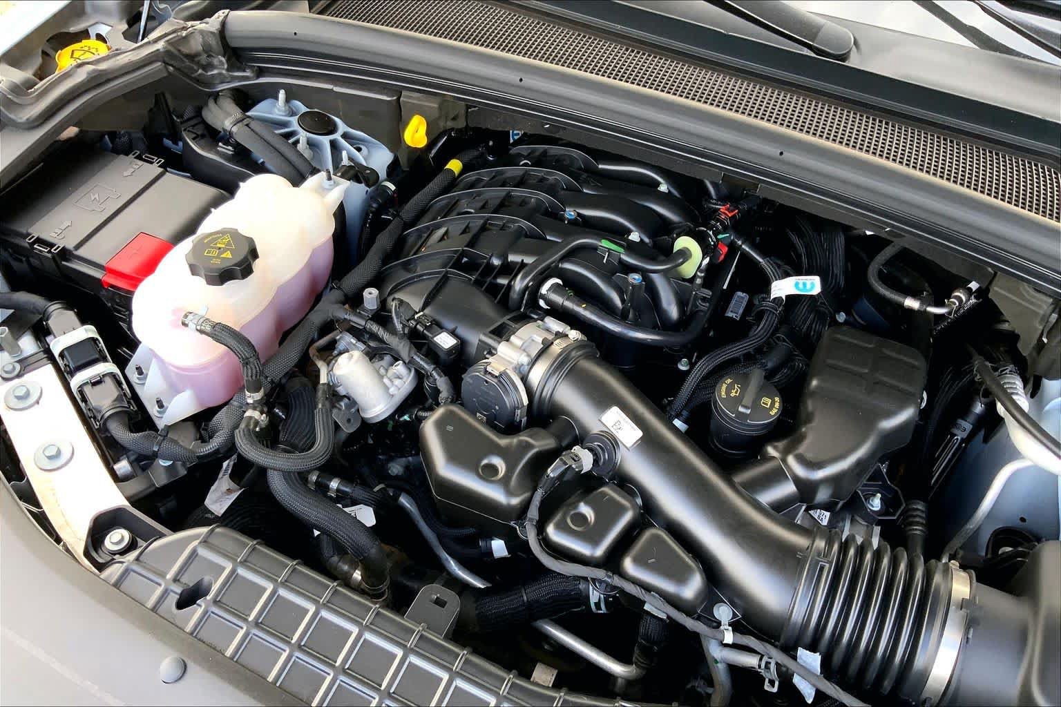 Used 2025 Jeep Grand Cherokee L Laredo RWD image 33