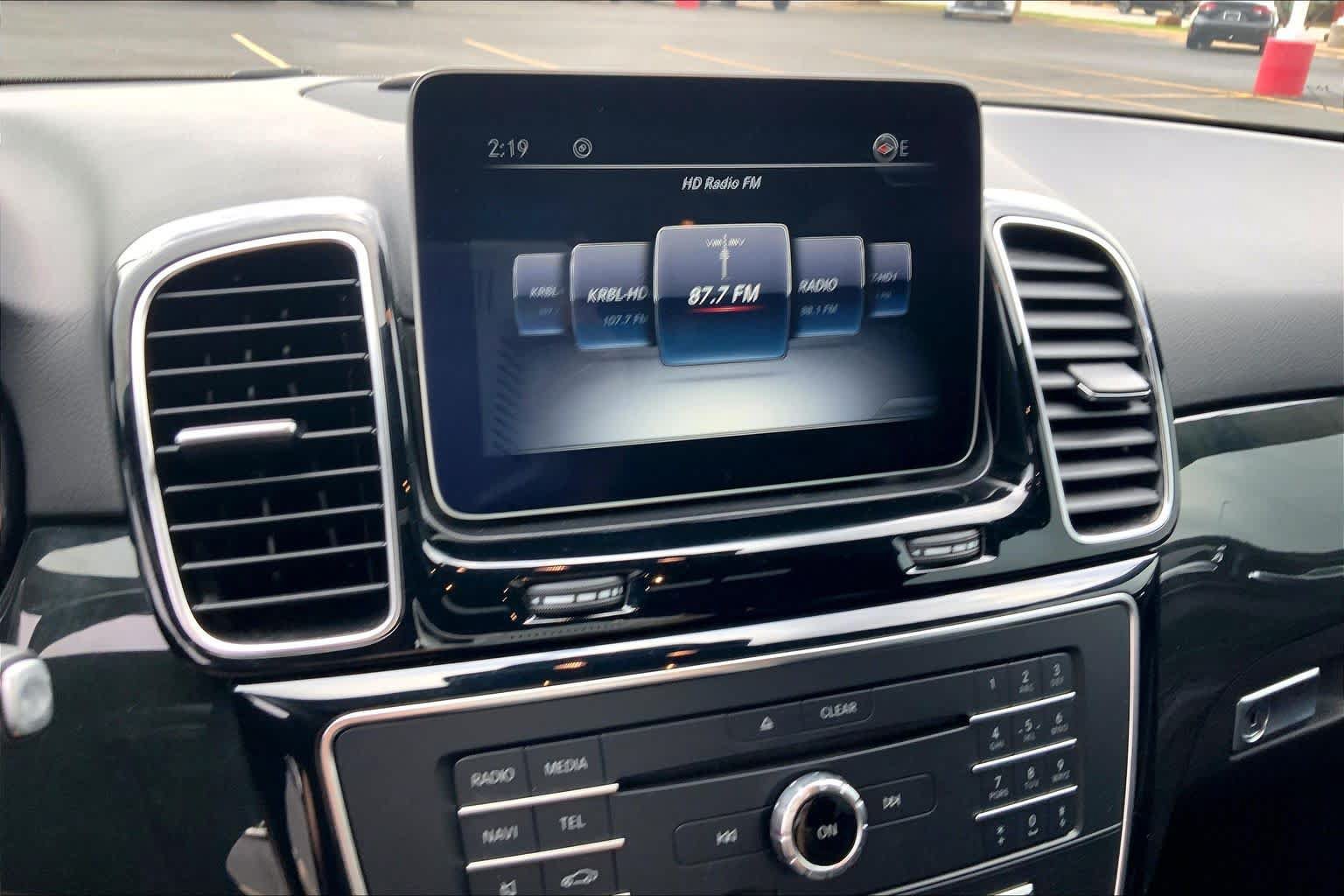 Used 2019 Mercedes-Benz GLE 400 4MATIC image 34