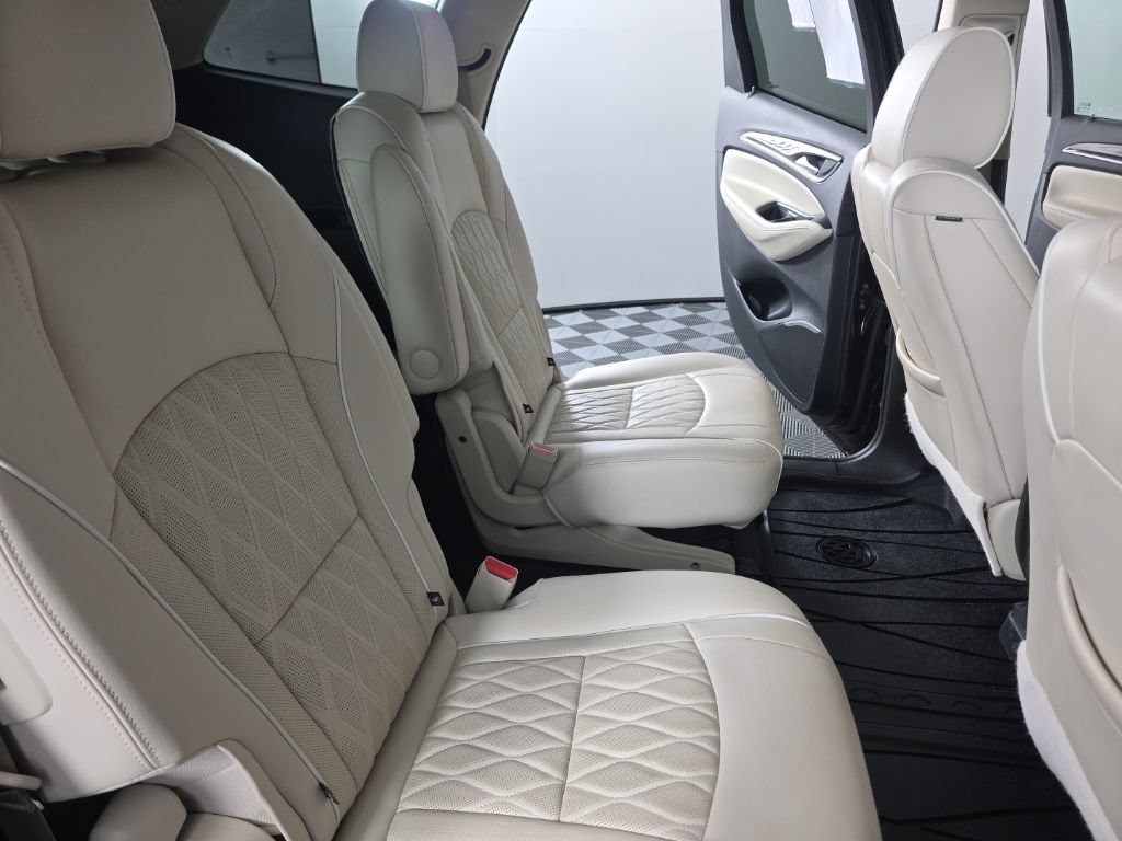 Used 2022 Buick Enclave Avenir w/ Avenir Technology Package AWD/4WD image 38