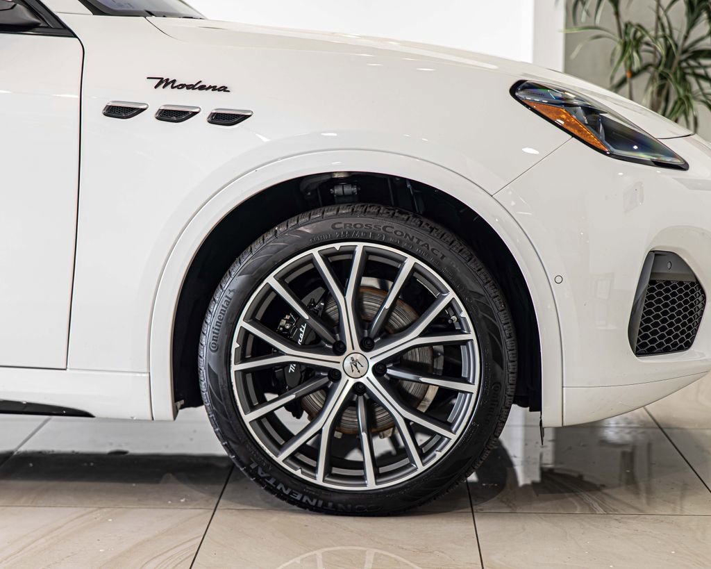 Used 2024 Maserati Grecale Modena AWD/4WD image 10