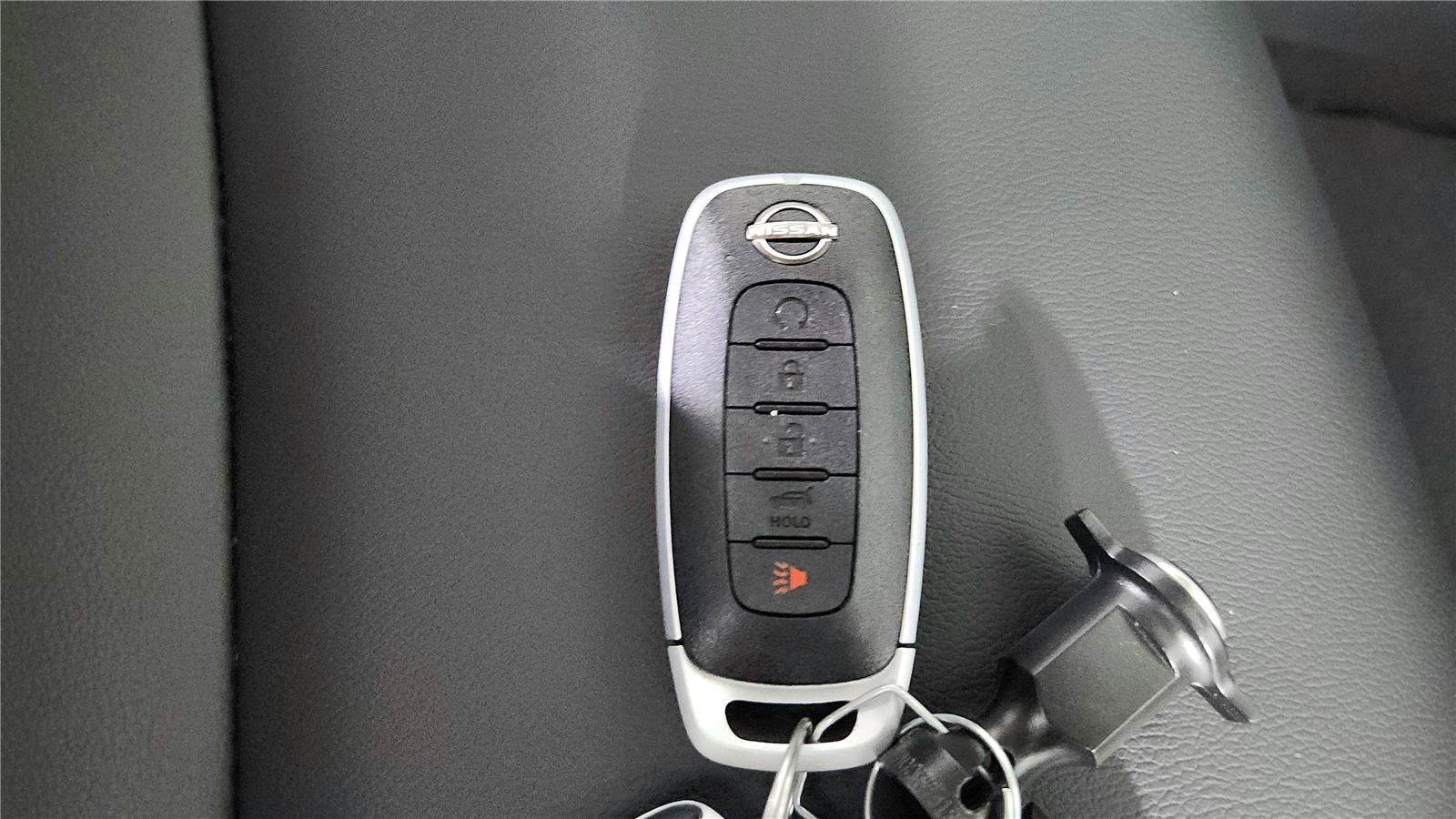Used 2025 Nissan Pathfinder SL FWD image 29