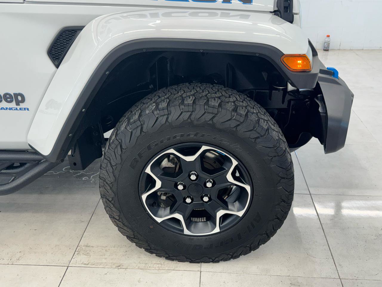 Used 2023 Jeep Wrangler Unlimited Rubicon 4xe w/ Cold Weather Group AWD/4WD image 41