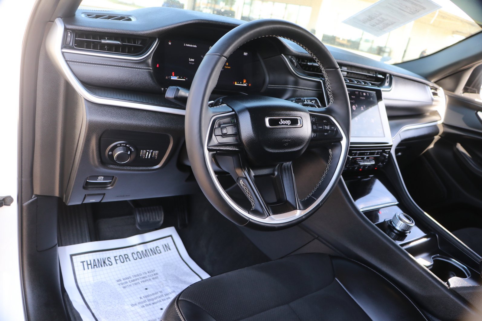 Used 2024 Jeep Grand Cherokee Altitude AWD/4WD image 15