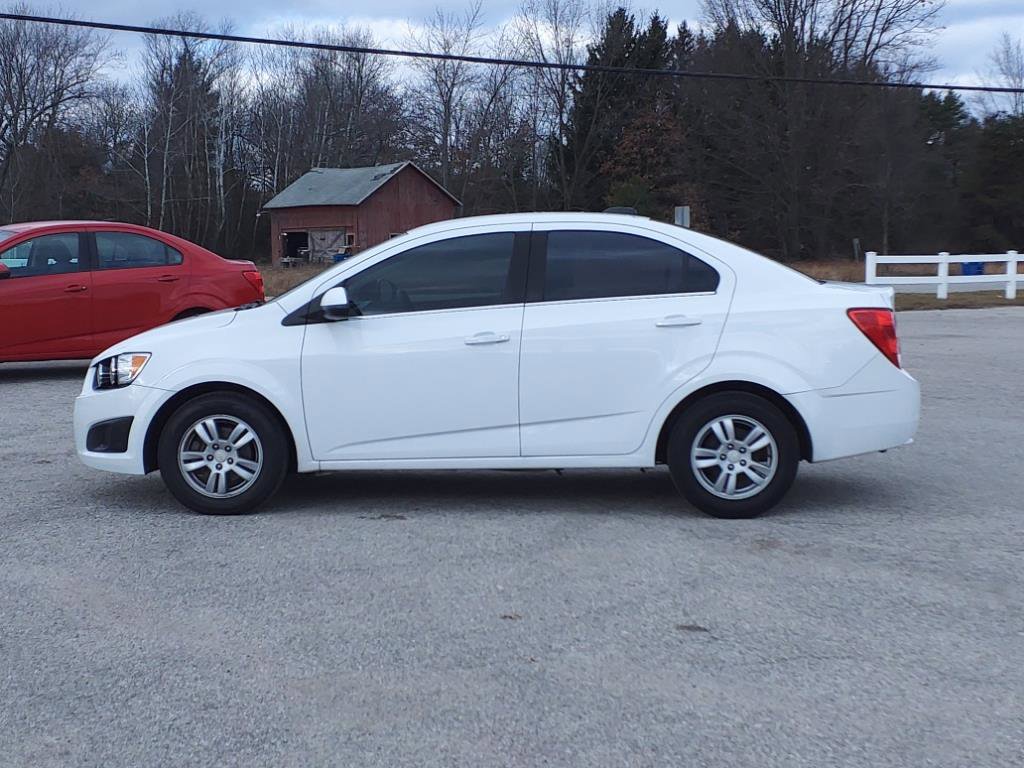 Used 2016 Chevrolet Sonic LT image 2