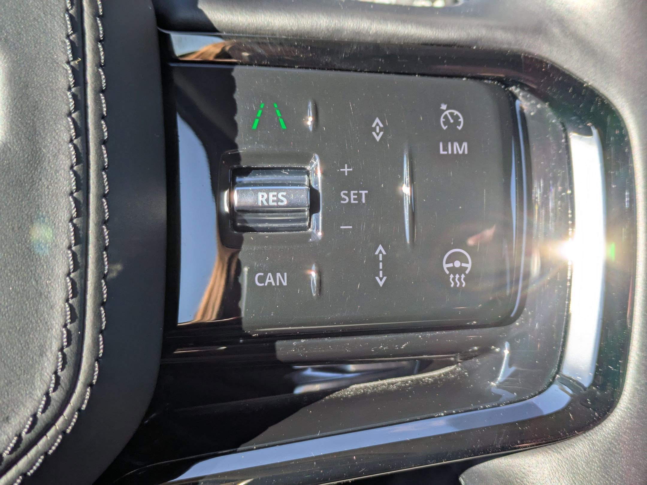 Certified 2024 Land Rover Range Rover Velar S image 17