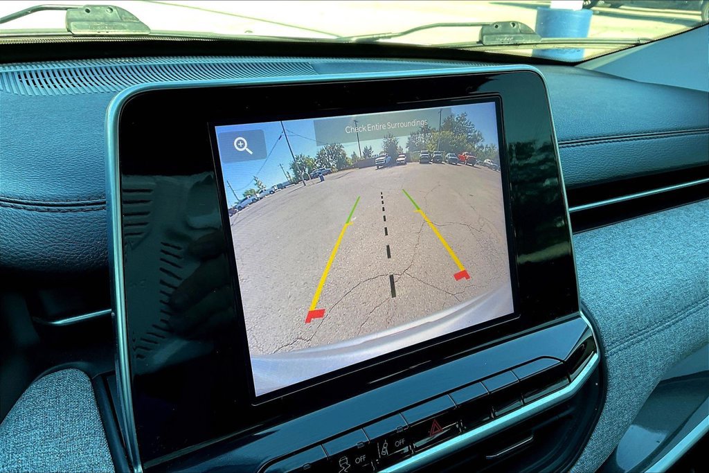 Used 2022 Jeep Compass Latitude FWD image 13