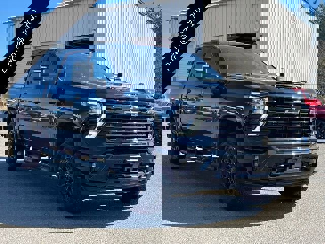 Used 2024 Chevrolet Silverado 2500 LTZ w/ LTZ Plus Package image 4