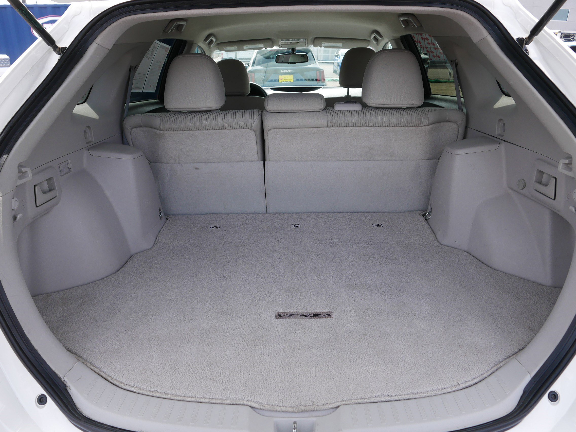 Used 2012 Toyota Venza LE AWD/4WD image 18