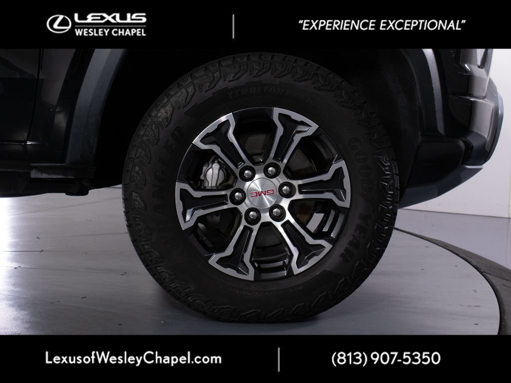 Used 2024 GMC Canyon AT4 w/ AT4 Premium Package AWD/4WD image 3
