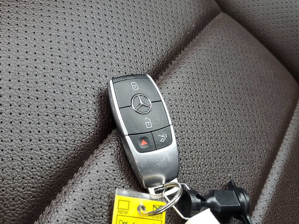 Used 2020 Mercedes-Benz GLE 350 4MATIC image 32