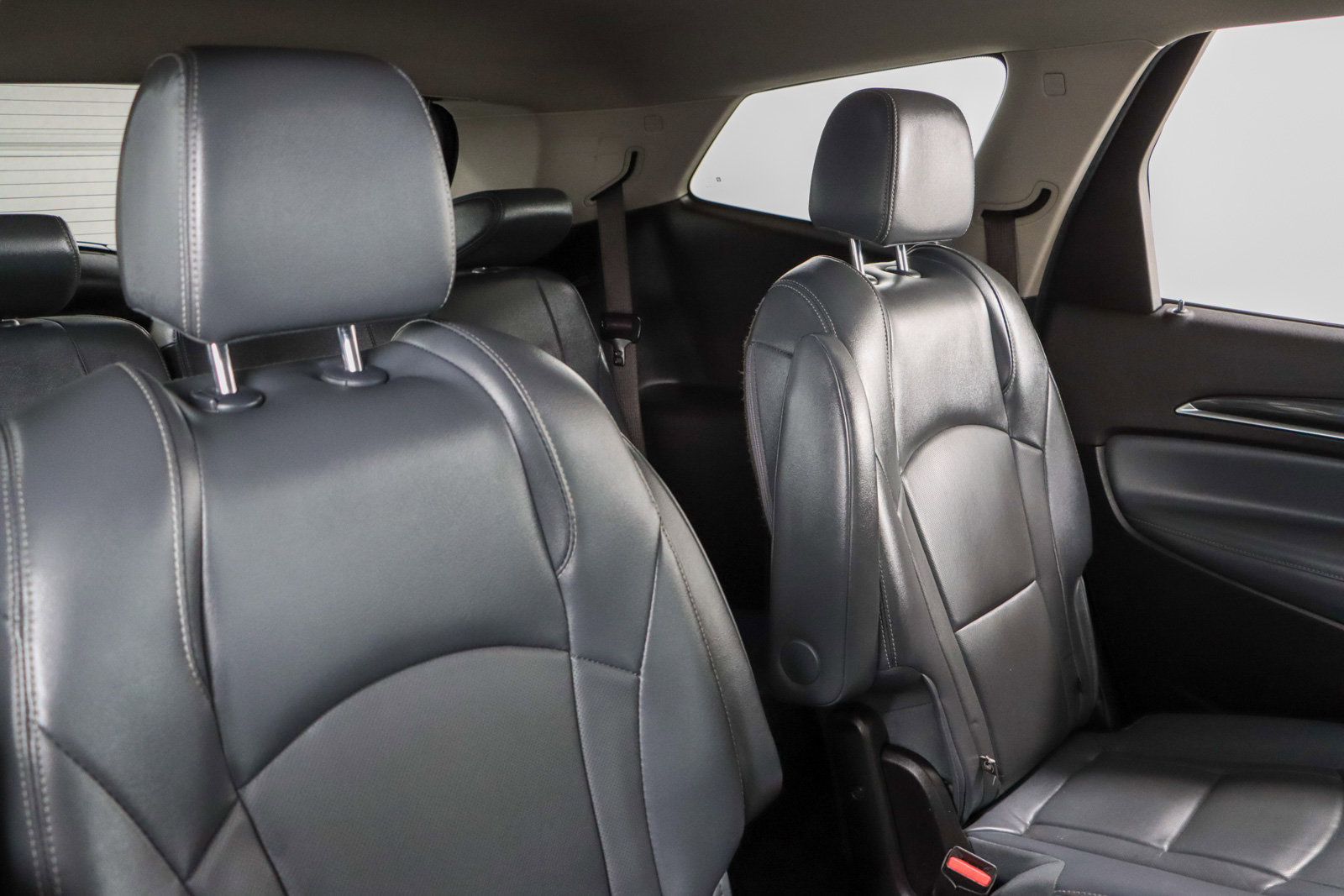 Used 2019 Buick Enclave Essence image 28