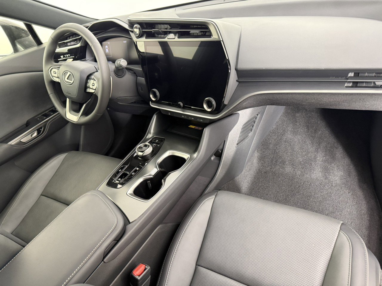 Used 2024 Lexus RZ 300e Premium w/ Accessory Package (Z1) image 11