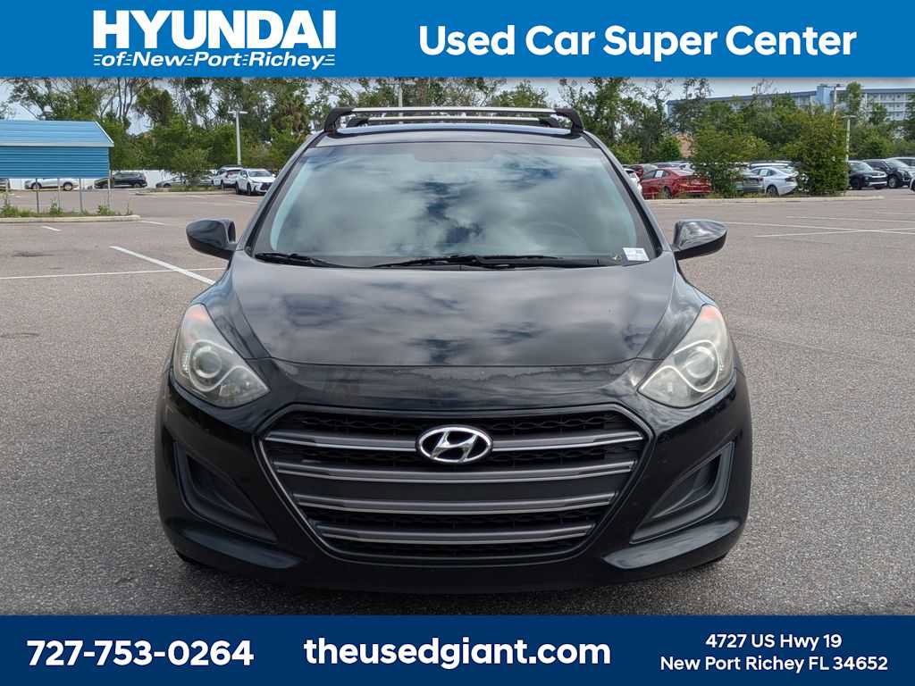 Used 2017 Hyundai Elantra GT image 8