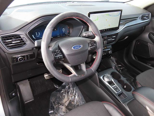 Certified 2023 Ford Escape ST-Line Select w/ Tech Pack #2 image 2