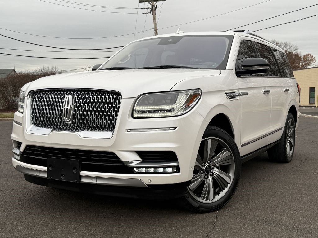 Used 2019 Lincoln Navigator Reserve image 1