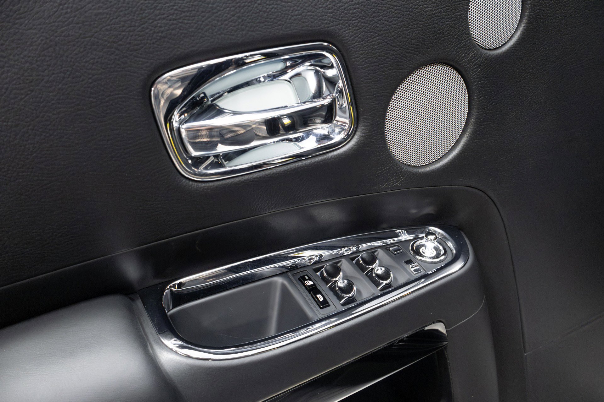 Used 2011 Rolls-Royce Ghost image 37