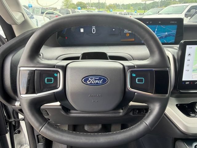 Used 2025 Ford Expedition Active AWD/4WD image 44
