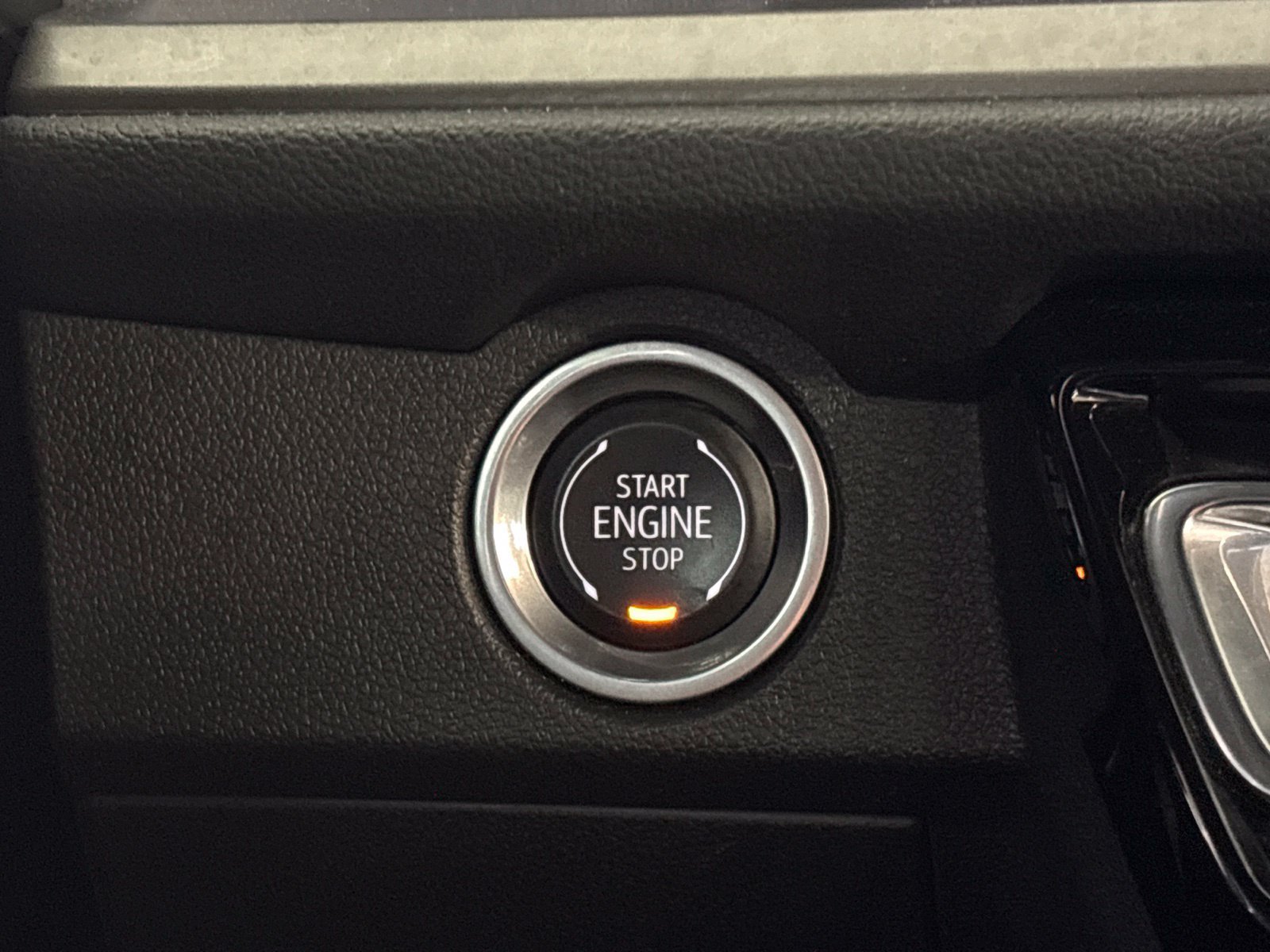 Used 2024 Chevrolet Traverse LT FWD image 27
